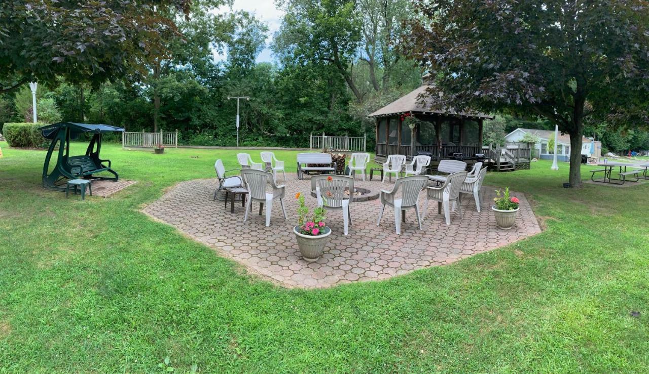 West Winds Motel & Cottages Клейтон Экстерьер фото